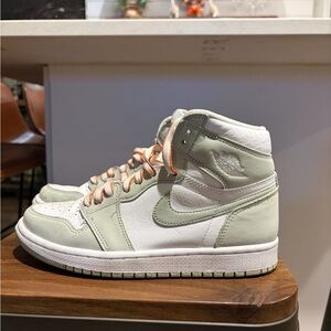 Air Jordan 1 Retro High OG ‘seafoam’